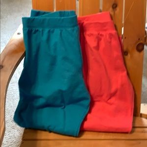 2 sweatpants light blue and pink